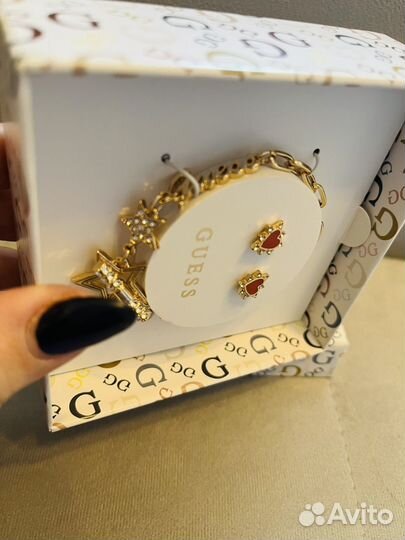 Комплект бижутерии Guess браслет и гвоздики
