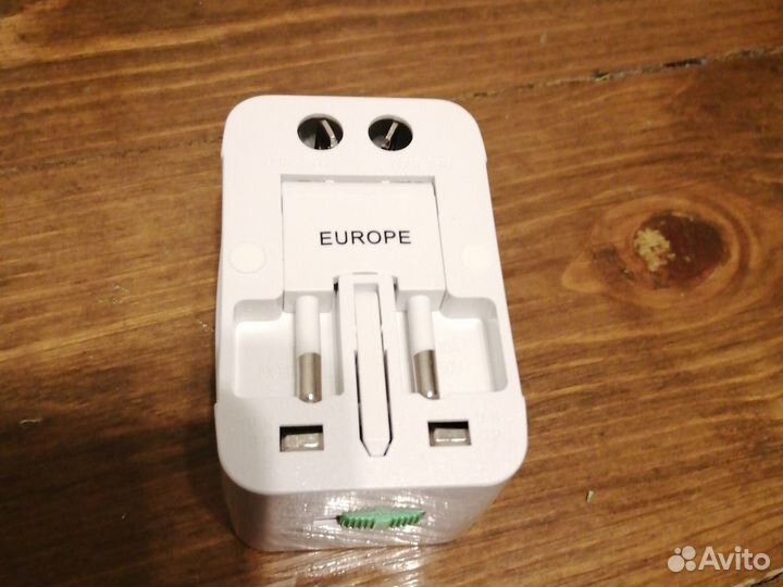Универсальный адаптер для розеток разных стран