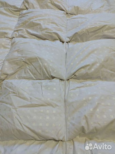 Одеяло пуховое новое. 150x205