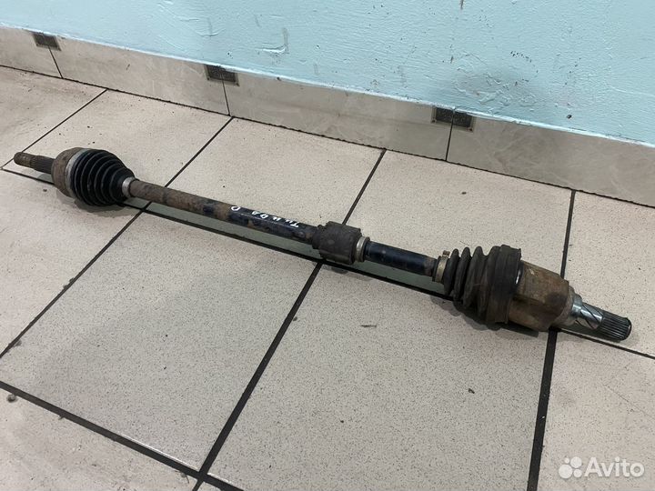 Привод передний правый Nissan tiida C11