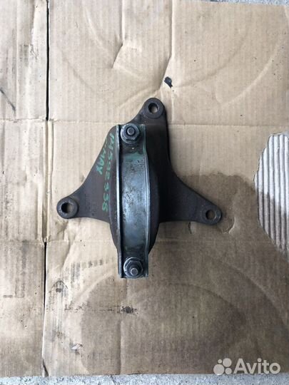 Кронштейн приводного вала Форд Фокус