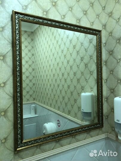 Зеркало в багетной раме