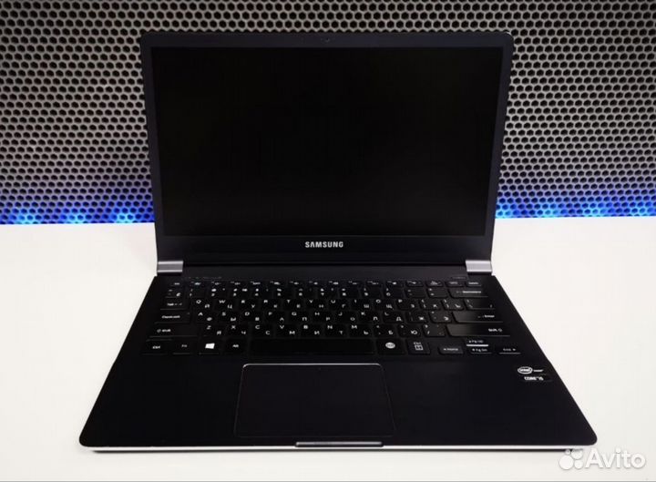 Металлический Ультрабук Samsung Core i5