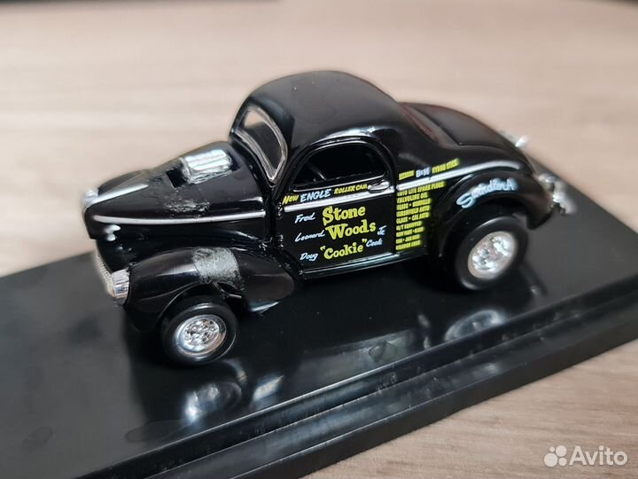 Hot wheels 100% 1:64