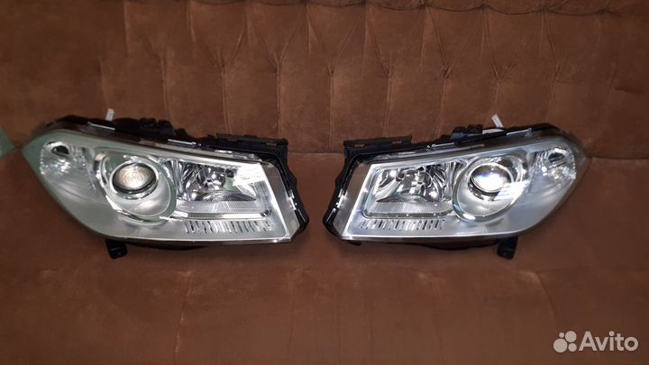 Фара правая левая Рено Меган 2