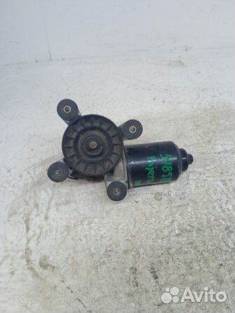 Моторчик стеклоочистителя передний MB623287