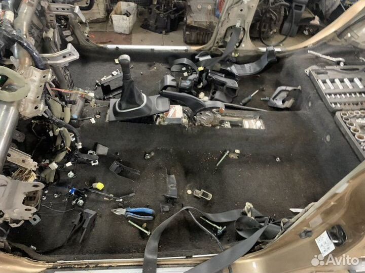 Ковролин пола Nissan Tiida C11