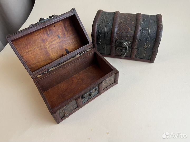 Сундук деревянный