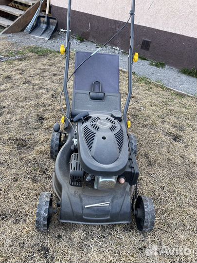Газонокосилка бензиновая