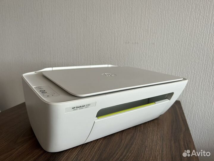 Принтер HP DeskJet 2130 струйный