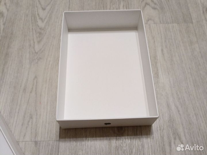 Коробка от iPad 7