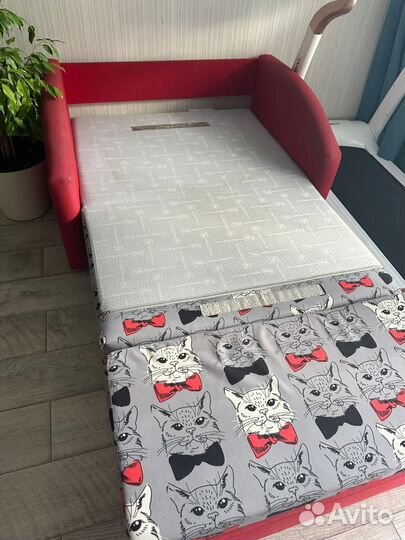 Диван-кровать б/у
