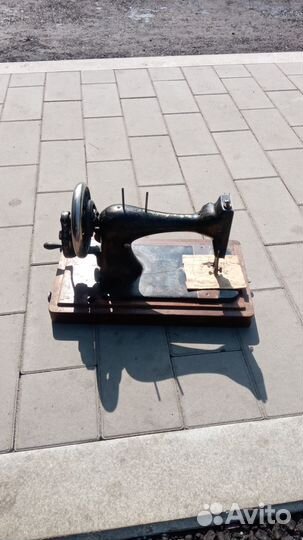 Швейная машинка singer