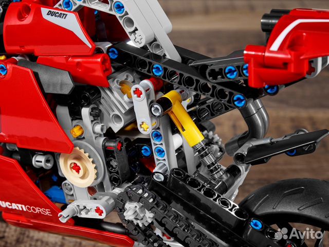 Lego Technic 42107 Ducati Panigale V4 R (новый)