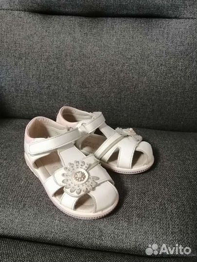 Сандалии для девочки