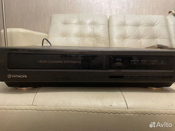 Видеомагнитофон Hitachi