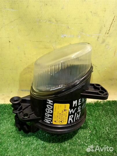 Фара противотуманная правая merсedes benz E-Class