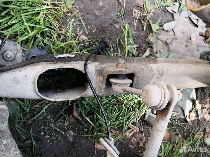 Рычаг поперечный задний mitsubishi lancer 10