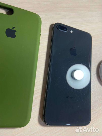 Телефон iPhone 8 Plus 64/75 RU/A