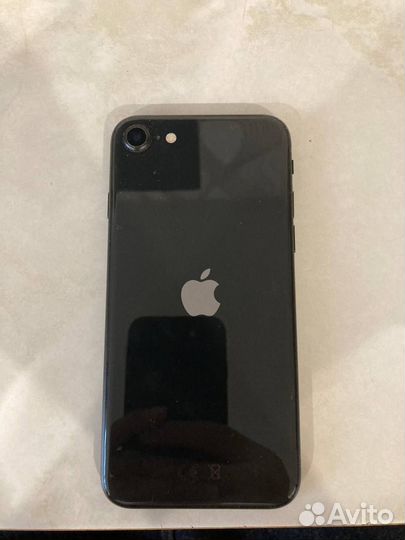 iPhone SE, 64 ГБ