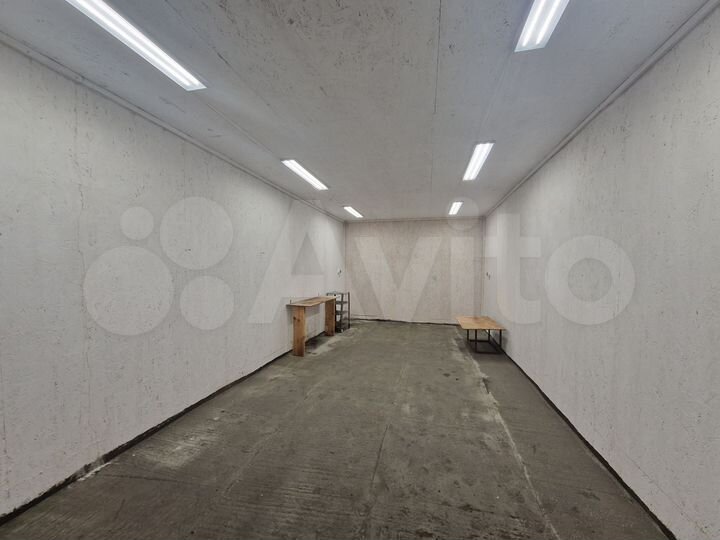 Гараж, > 30 м²