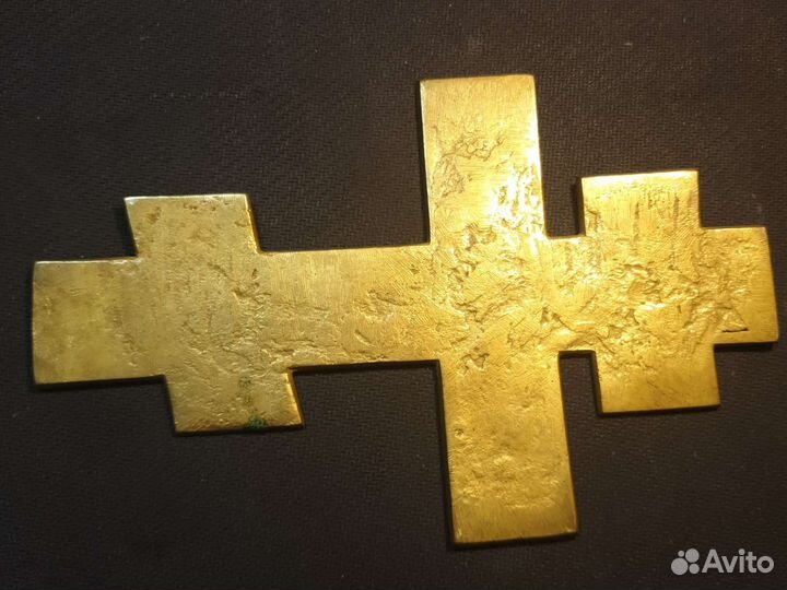 Крест с эмалью