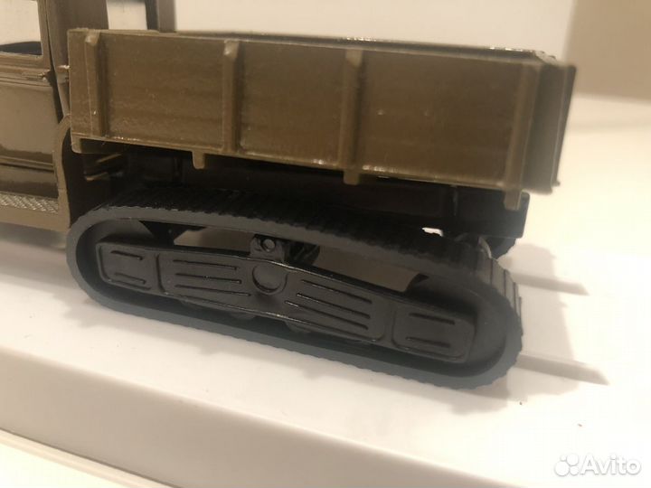 Полугусеничный военный грузовик (вездеход) зис