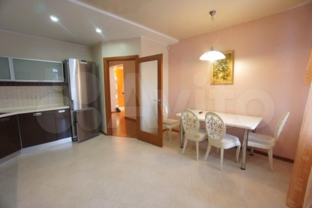 4-к. квартира, 117 м², 2/4 эт.
