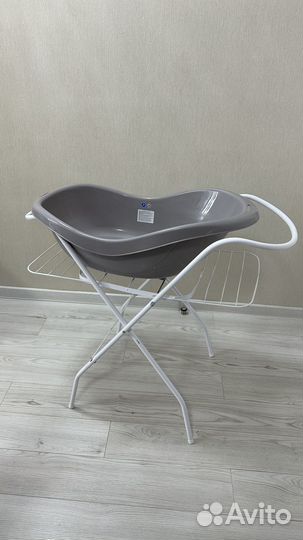 Ванночка для купания с подставкой