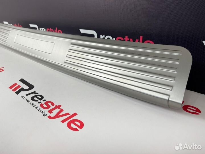 Накладка заднего бампера Lexus LX470