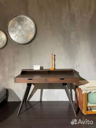 Письменный стол