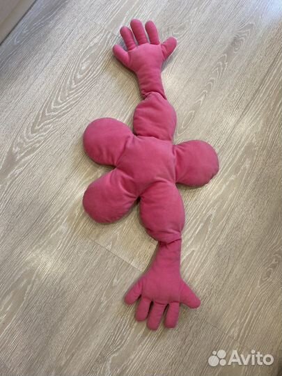 Подушка Цветок с руками икеа