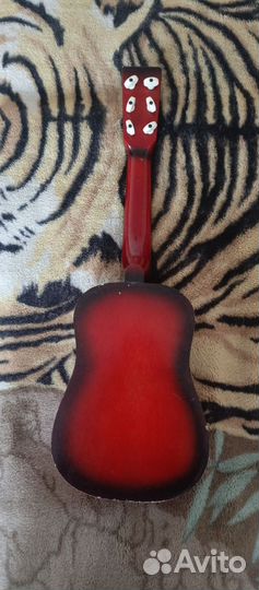 Гиталеле (6-струнная укулеле)