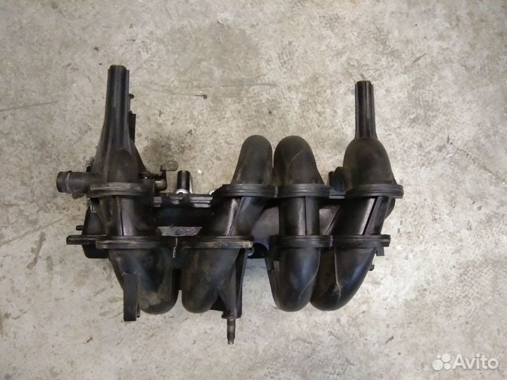 Коллектор впускной Рено Логан,Рено Сандеро