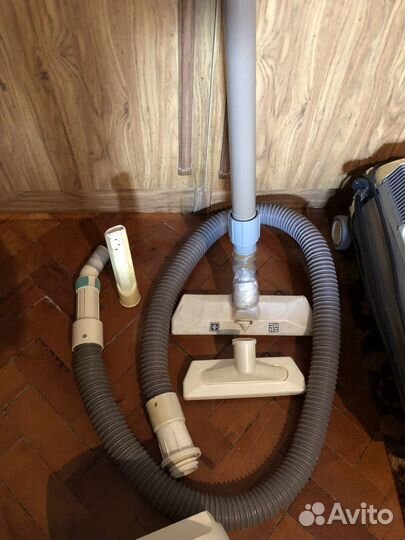 Пылесос Ракета -12