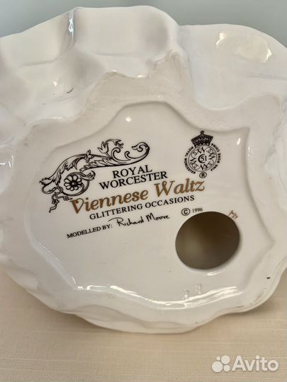 Фарфоровые фигурки Coalport