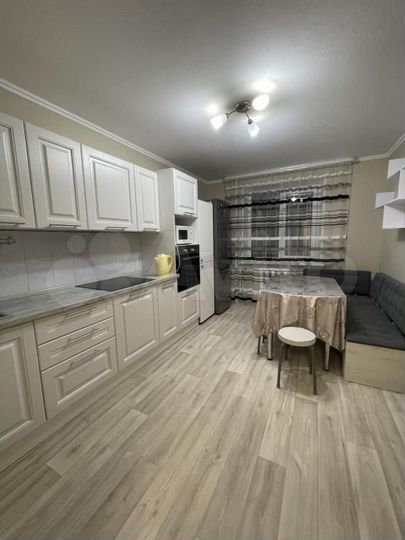 2-к. квартира, 66 м², 2/10 эт.