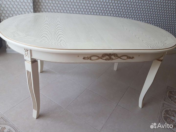 Кухонный стол