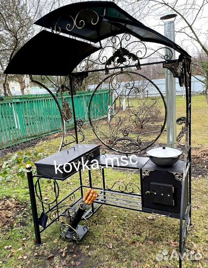 Мангал с крышей
