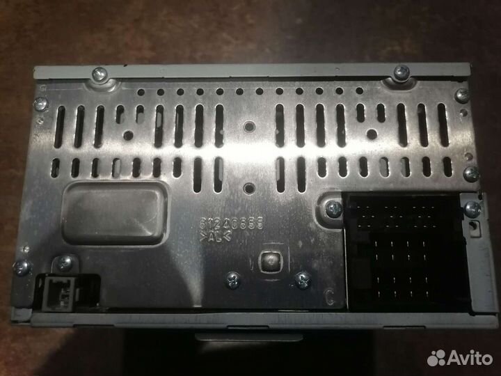 Продаю штатную магнитолу от Хёндай сантафе 2006-12