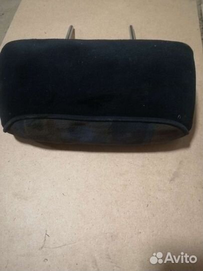 Подголовник Митсубиси Каризма