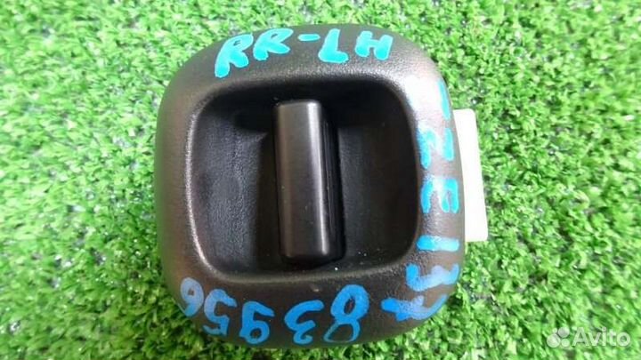 Кнопка стеклоподъемника задняя Toyota Voltz ZZE137