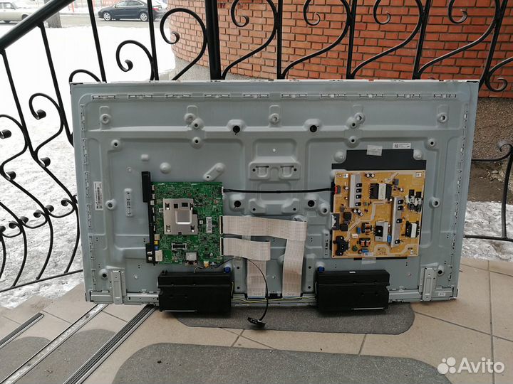 Телевизор Samsung UE49NU7300 (По запчастям)