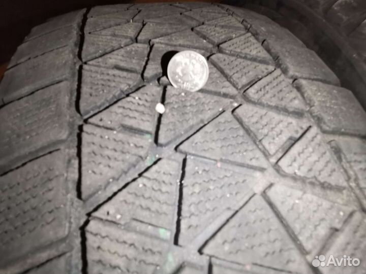 Bridgestone Blizzak DM-V2 235/55 R19 105T