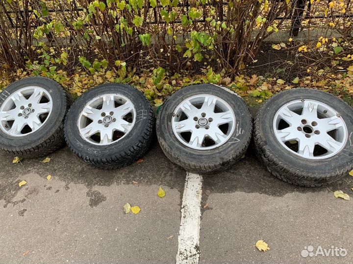Колеса в сборе. Шины с шип 215/65 R16 Литые диски