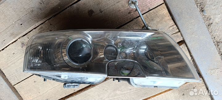 Фара передняя правая на Шкода суперб 1