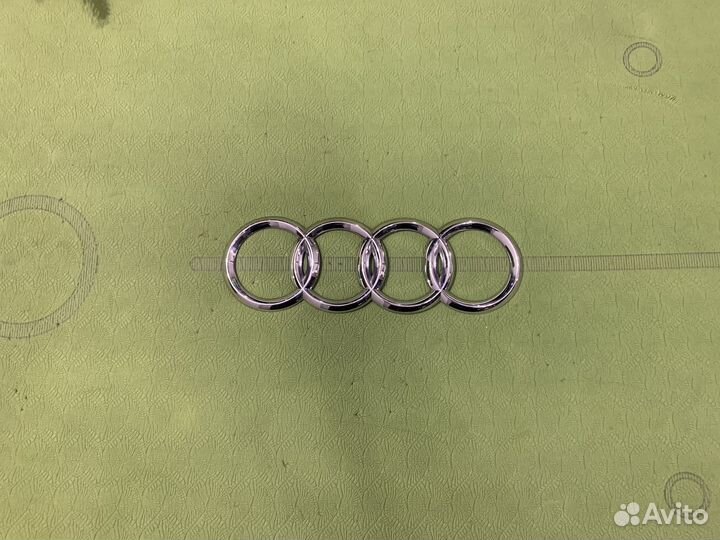 Эмблема крышки багажника audi