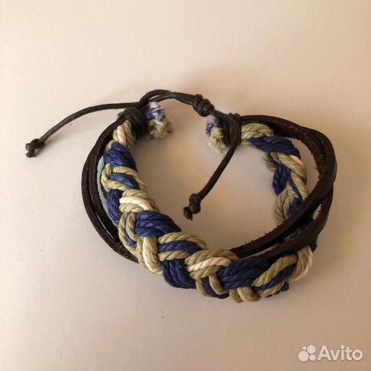 Браслет с головой льва из вулканического камня