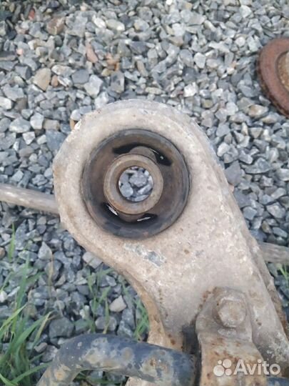 Подрамник volvo 850 и т.д.акпп