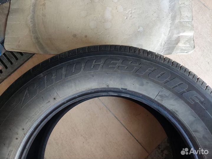 Bridgestone Dueler H/T 33 235/65 R18